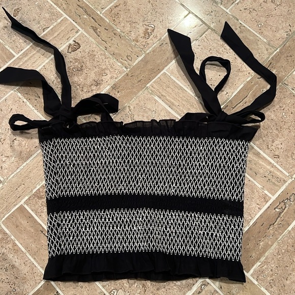 Guess black and white ruched crop top - Picture 2 of 2